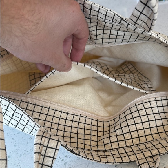 BAGGU Zip Tote Bag - Picture 4 of 9
